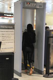 Kim Kardashian feet photo thumbnail