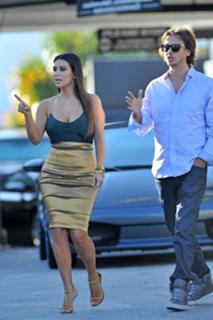 Kim Kardashian feet photo thumbnail