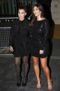 Kim Kardashian feet photo thumbnail