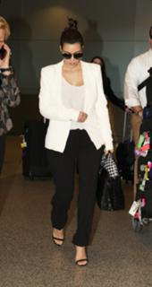 Kim Kardashian feet photo thumbnail