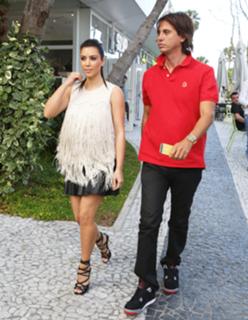 Kim Kardashian feet photo thumbnail