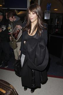 Kim Kardashian feet photo thumbnail
