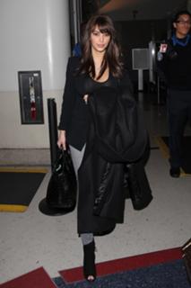 Kim Kardashian feet photo thumbnail