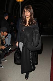 Kim Kardashian feet photo thumbnail