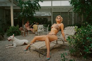 Kim Kardashian feet photo thumbnail