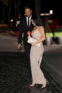 Kim Kardashian feet photo thumbnail