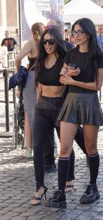 Kim Kardashian feet photo thumbnail