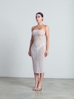 Kim Kardashian feet photo thumbnail