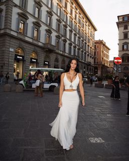 Kim Kardashian feet photo thumbnail