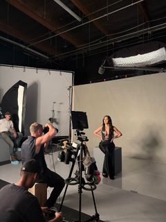 Kim Kardashian feet photo thumbnail