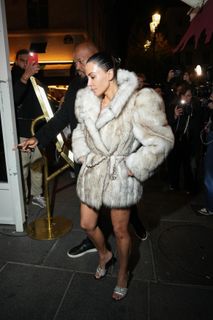 Kim Kardashian feet photo thumbnail