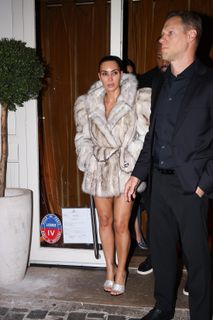 Kim Kardashian feet photo thumbnail