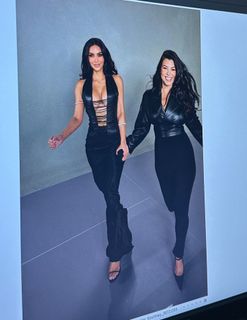 Kim Kardashian feet photo thumbnail