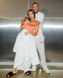 Kim Kardashian feet photo thumbnail