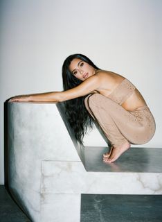 Kim Kardashian feet photo thumbnail