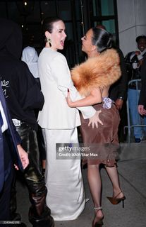 Kim Kardashian feet photo thumbnail