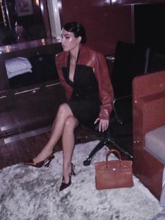 Kim Kardashian feet photo thumbnail