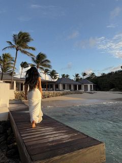 Kim Kardashian feet photo thumbnail