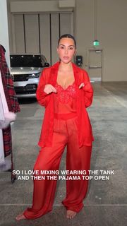 Kim Kardashian feet photo thumbnail