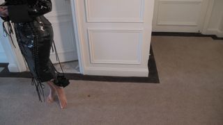 Kim Kardashian feet photo thumbnail