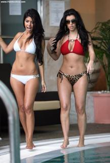 Kim Kardashian feet photo thumbnail