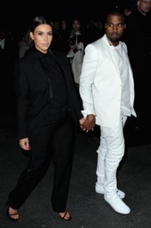 Kim Kardashian feet photo thumbnail