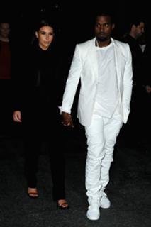 Kim Kardashian feet photo thumbnail