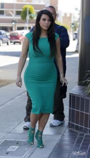 Kim Kardashian feet photo thumbnail