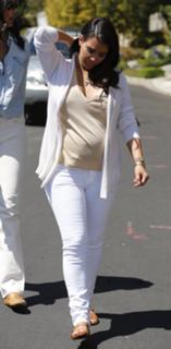 Kim Kardashian feet photo thumbnail