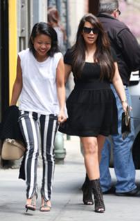 Kim Kardashian feet photo thumbnail