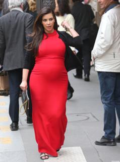 Kim Kardashian feet photo thumbnail