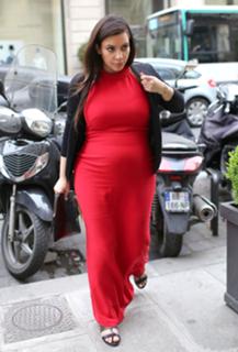 Kim Kardashian feet photo thumbnail