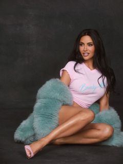 Kim Kardashian feet photo 8