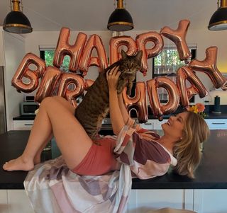 Kim Matula feet photo thumbnail