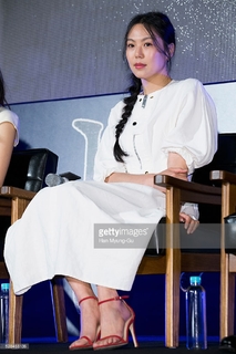 Kim Min-hee feet photo 10
