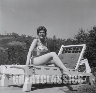 Kim Novak feet photo thumbnail