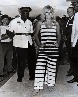 Kim Novak feet photo thumbnail