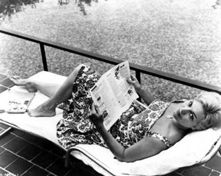 Kim Novak feet photo thumbnail