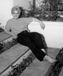 Kim Novak feet photo thumbnail