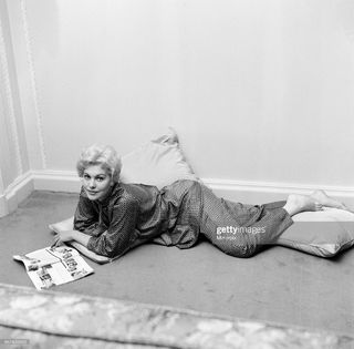 Kim Novak feet photo thumbnail