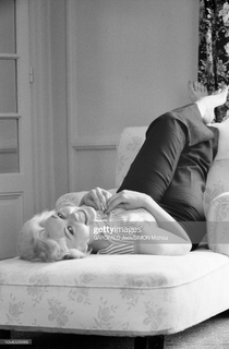 Kim Novak feet photo thumbnail