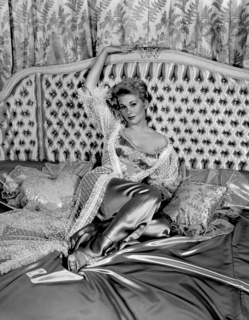 Kim Novak feet photo thumbnail