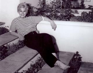 Kim Novak feet photo thumbnail