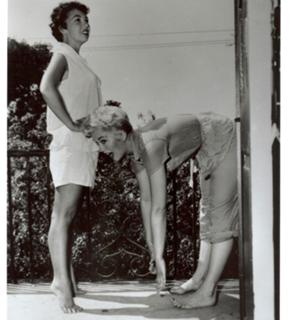 Kim Novak feet photo thumbnail