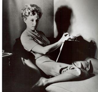 Kim Novak feet photo thumbnail
