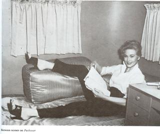 Kim Novak feet photo thumbnail
