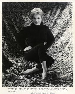 Kim Novak feet photo thumbnail