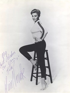 Kim Novak feet photo thumbnail