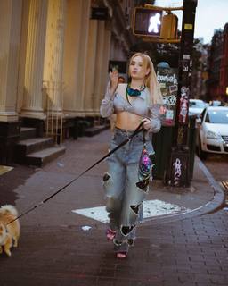Kim Petras feet photo 19