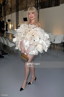 Kim Petras feet photo 15